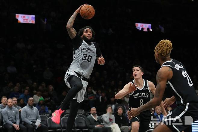 [뉴욕=AP/뉴시스] 미국프로농구(NBA) 샌안토니오 스퍼스의 줄리언 샴페니. 2026.02.26.