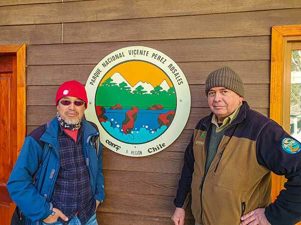 칠레 레인저와 함께. 그는