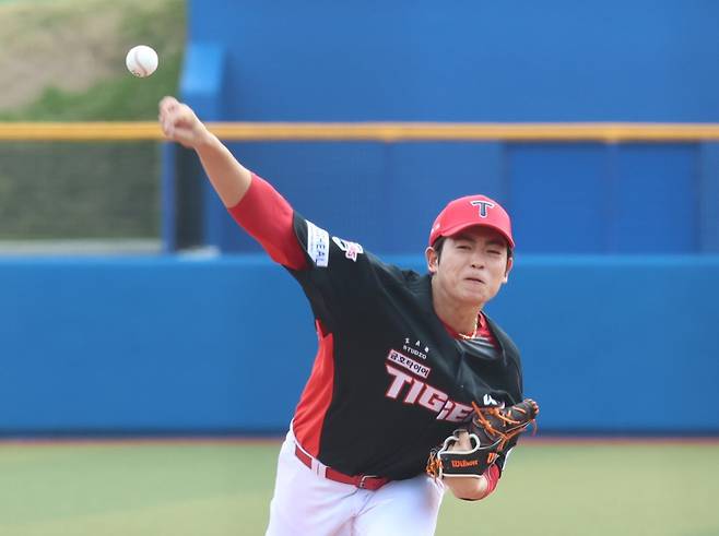 KIA 이태양은 지난해 2차드래프트로 고향팀에 합류했다. 팀에 부족한 부분을 채우며 반등을 이뤄내려고 한다. 사진제공｜KIA 타이거즈