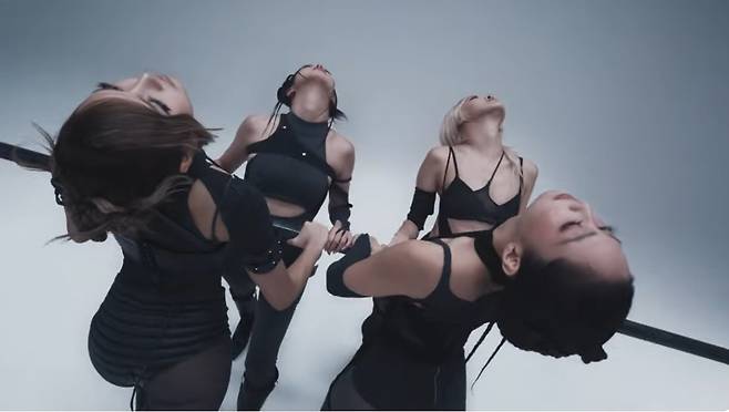 블랙핑크 Go 뮤직비디오 장면