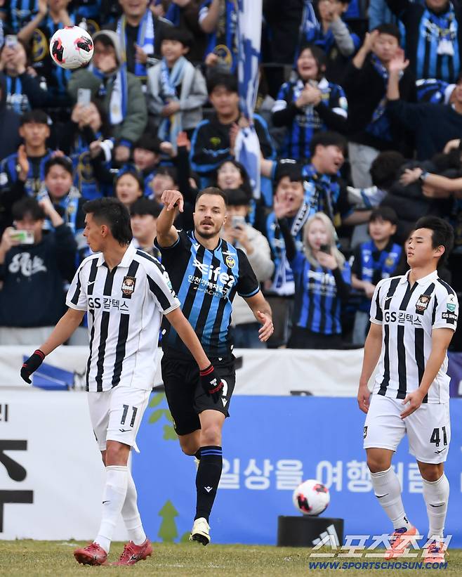 K리그1 인천 유나이티드와 FC서울의 경기가 28일 인천축구전용구장에서 열렸다. 인천 무고사가 후반 추가시간 페널티킥을 성공한 뒤 환호하고 있다. 인천=박재만 기자pjm@sportschosun.com/2026.02.28/