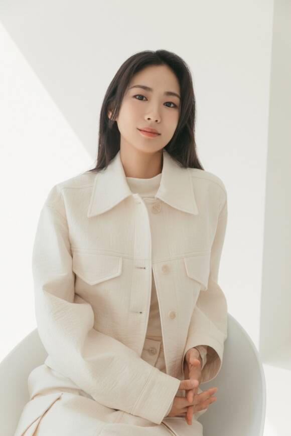 배우 이이담이 차세대 넷플릭스 공무원으로 떠오르고 있다. /고스트스튜디오