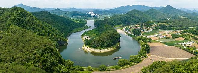 강원 영월 선암마을 한반도지형 / 사진 = 한국관광공사