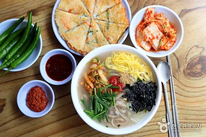 칡국수 / 사진 = 한국관광공사