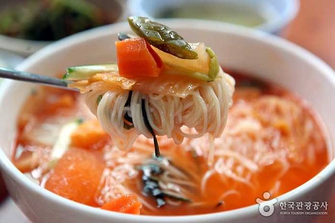 동치미국수 / 사진 = 한국관광공사