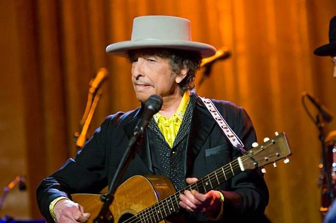 도구는 달라져도 결국 인간이 예술을 통해 확인하고자 하는 것은 변하지 않는다. 누가 무엇을 말하고 느끼게 하는가, 그리고 그 표현이 끝내 우리 안에 어떤 흔적을 남기는가. 결국 시간이 지나 남는 것은 사용된 도구나 기술이 아니라 작품이 만들어낸 경험이다. [게티이미지/Photo by Brooks Kraft]