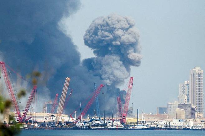 공격받는 바레인 미군기지. [로이터]