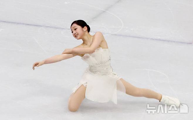 [밀라노=뉴시스] 박주성 기자 = 19일 (현지 시간) 이탈리아 밀라노 아이스 스케이팅 아레나 경기장에서 열린 2026 밀라노·코르티나담페초 동계올림픽 피겨 스케이팅 여자 싱글 프리 프로그램에서 신지아가 경기를 하고 있다. 2026.02.20. park7691@newsis.com