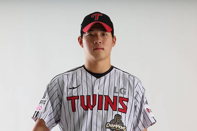 ▲ LG 왼손투수 조건희는 2021년 드래프트 3라운드 지명을 받고 LG 유니폼을 입었다. 아직 1군 기록은 없고, 1군 등록 경력조차 없는 '무명 선수'다. 하지만 2026년 1군 애리조나 스프링캠프에 동행한 뒤 2차 캠프지인 일본 오키나와까지 함께 한다. ⓒ LG 트윈스