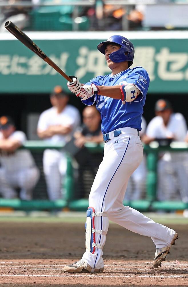 ▲ 이재현. 삼성 라이온즈는 28일 일본 오키나와 나하의 셀룰러 스타디움에서 일본프로야구 요미우리 자이언츠와 스프링캠프 원정 연습경기를 치렀다. 이날 9회까지 정상적으로 진행 후 요미우리의 요청으로 10회초, 11회초를 추가로 실시했다. 삼성은 아쉽게 2-4로 패했다. 이재현은 삼성의 경기 첫 안타를 때려냈다. ⓒ삼성 라이온즈