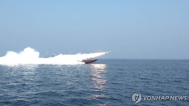 2월 17일 IRGC가 공개한 군사훈련 사진 [EPA 연합뉴스 자료사진. 재판매 및 DB 금지]