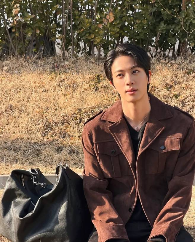 사진 = BTS 진 인스타그램