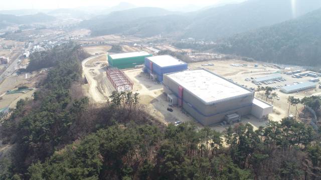 오는 9월 준공을 목표로 공사가 한창 진행 중인 부산기장촬영소 현장. 2월 말 현재 약 65%의 공정률을 보이고 있다. 영진위 제공