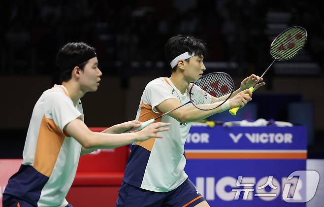 최고의 콤비로 떠오른 서승재(왼쪽)-김원호가 전영오픈 2연패에 도전한다. 2025.9.28 ⓒ 뉴스1 김영운 기자