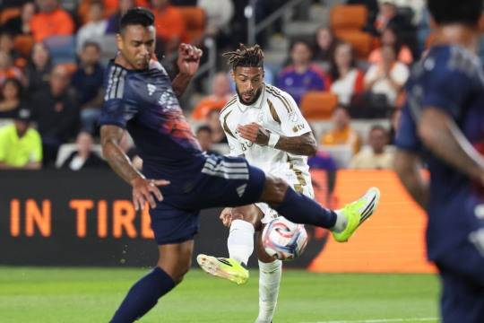 슈팅하는 드니 부앙가. 사진[Troy Taormina-Imagn Images=연합뉴스]