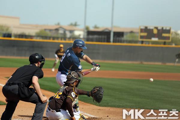 NC의 신재인이 타격을 하고 있다. 사진(美 피오리아)= 김재호 특파원