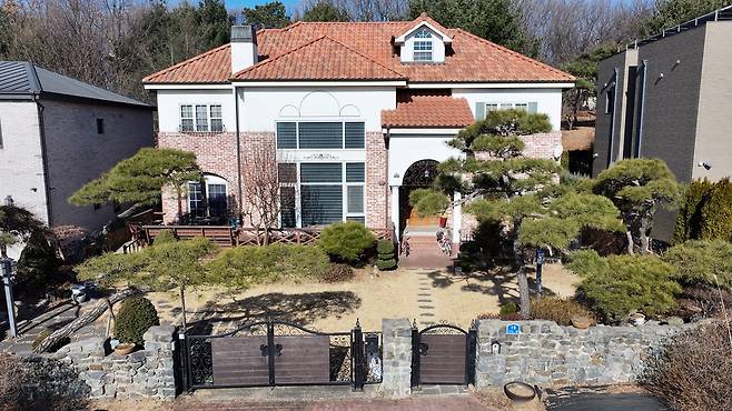 경매로 나온 경기도 파주시 문발동의 단독주택 모습. 이건욱PD