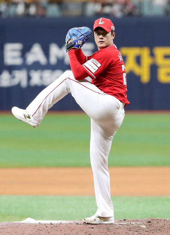 ▲ 2023년 42세이브를 기록하며 리그 구원왕에 오른 서진용은 지난 2년의 내리막을 되돌리기 위해 의지를 다지고 있다 ⓒSSG랜더스