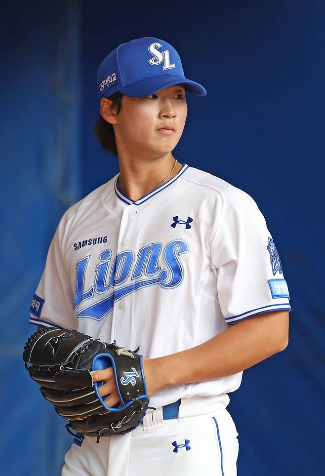 ▲ 이호성. 올해 삼성 라이온즈 필승조의 한 축을 맡을 것이라 예상됐던 투수 이호성이 스프링캠프 도중 오른쪽 팔꿈치에 이상을 느꼈다.&nbsp;이호성은 지난 2월 26일 귀국해 이튿날인 27일 한국 병원 4곳에서 정밀 검진을 실시했다. 오른쪽 팔꿈치 내측인대 부상으로 수술이 필요하다는 소견이 나왔다. 올해 마운드에 설 수 없을 전망이다. ⓒ삼성 라이온즈