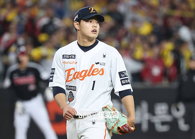 ▲ 현재 상황과 앞으로 일정상 정상적인 컨디션에서 개막을 맞이하기는 어려울 것으로 보이는 문동주 ⓒ곽혜미 기자