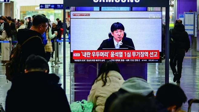 내란 우두머리 재판을 진행한 지귀연 재판부의 선고를 두고 논란이 계속되고 있다.[사진｜뉴시스]