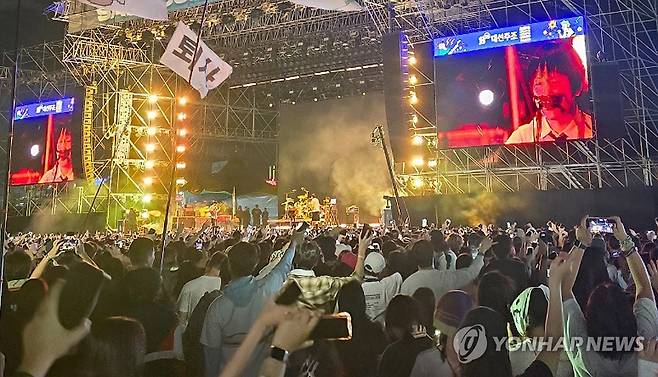 부산국제록페스티벌 뜨거운 열기 [부산시 제공. 재판매 및 DB 금지] ccho@yna.co.kr