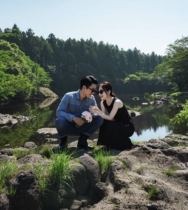 천미천은 제주시 조천읍과 구좌읍 사이에 있는 돌오름에서 발원하여 표선면까지 28㎞까지 흐른다. 하천변의 포인트는 웨딩 스냅 촬영장소로 신혼커플에게 유명하다. /제주관광공사 제공