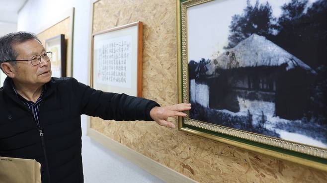 ▲ 인천 강화초대교회에서 정영순 원로장로가 강화 만세운동을 설명하고 있다. /박준엽 수습기자 jun010209@incheonilbo.com