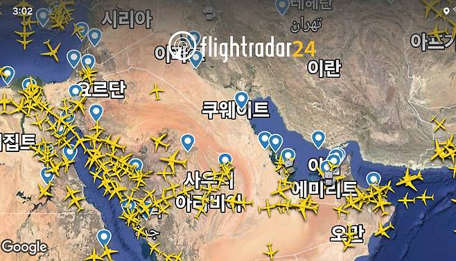▲ 항공기 24시간 추적사이트 'Flightradar24', 이란과 쿠웨이트 등 주변국가 상공에 항공기가 관측되지 않고 있다.