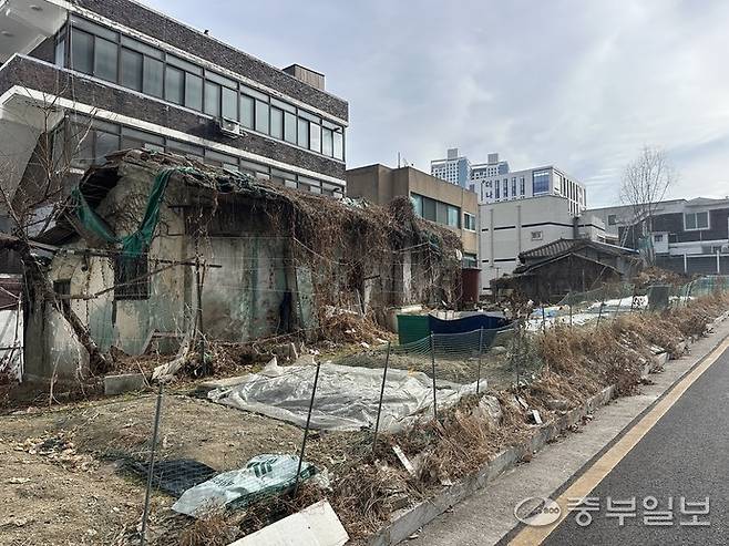 인천 미추홀구 용현2동에 폐가들이 장기간 방치돼 있다. 장수빈기자