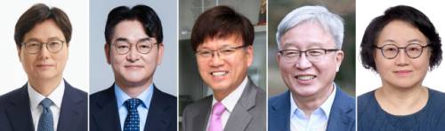 청와대는 2일 이재명 대통령이 규제합리화위원회 부위원장에 남궁범 에스원 고문, 규제합리화위원회 부위원장에 박용진 전 의원, 규제합리화위원회 부위원장에 이병태 카이스트 명예교수, 기본사회위원회 부위원장에 강남훈 한신대 명예교수, 국가생명윤리심의위원회 위원장에 김옥주 서울대 주임교수를 임명했다고 밝혔다. 연합뉴스