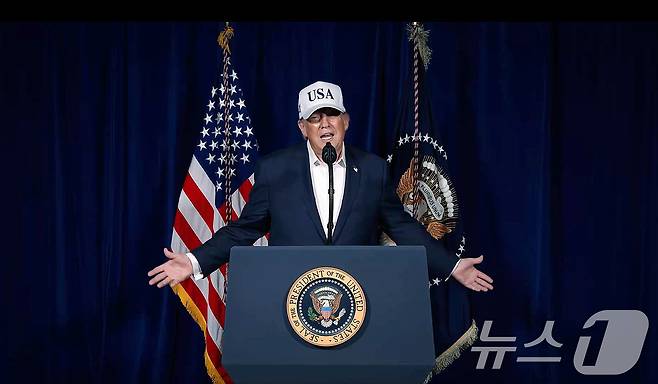 도널드 트럼프 미국 대통령이  지난달 28일(현지시간) 이란에 대한 공격 개시를 발표하고 있다. (트럼프소셜미디어X 캡쳐, 재판매 및 DB금지)2026.3.1 ⓒ 뉴스1