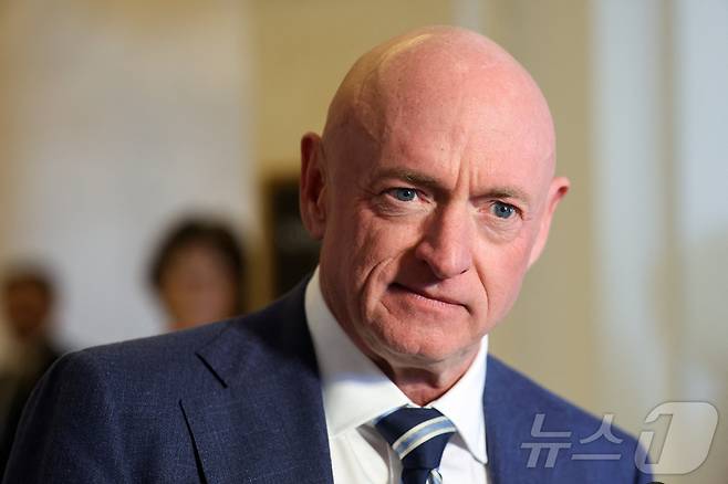 마크 켈리(민주·애리조나) 상원의원. ⓒ 로이터=뉴스1