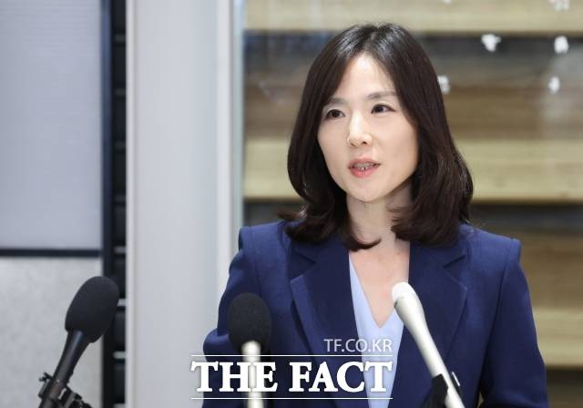 김진아 외교부 2차관은 2일 오후 정부서울청사에서 열린 중동 상황 관계장관회의 브리핑에서 "현재 공격 대상이 되고 있는 중동 지역 10여 개국에는 우리 국민 1만7000여 명이 체류 중"이라며 "현재까지 파악된 우리 국민의 피해는 없는 것으로 알고 있다"고 밝혔다. /더팩트DB