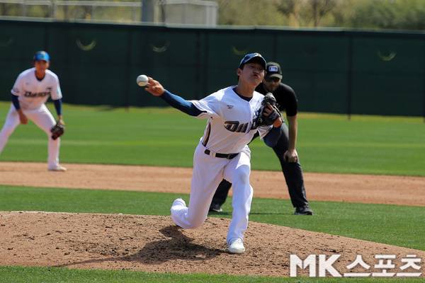 NC 원종해가 역투하고 있다. 사진(美 글렌데일)= 김재호 특파원