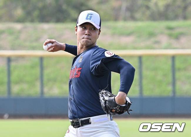 [OSEN=타이난(대만), 이석우 기자] 롯데 자이언츠 윤성빈 109 2026.02.02 / foto0307@osen.co.kr