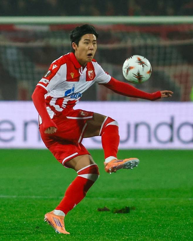 츠르베나 즈베즈다의 한국인 측면수비수 설영우가 북중미월드컵 이후 독일 분데스리가 프랑크푸르트로 향할 것이라는 세르비아 매체 보도가 나와 눈길을 끌고 있다. 사진출처｜츠르베나 즈베즈다 페이스북