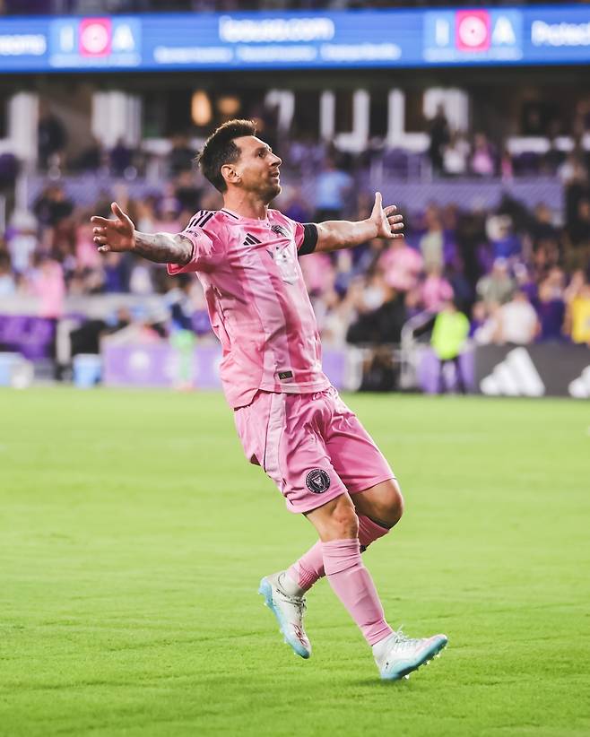 리오넬 메시가 2일(한국시간) 미국 플로리다주 올랜도의 인터앤코 스타디움에서 열린 2026 미국 메이저리그사커(MLS) 2라운드 경기에서 득점 후 세리머니하고 있다. /사진=인터 마이애미 공식 사회관계망서비스(SNS)