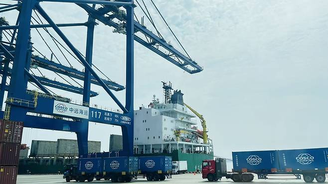 중국 하이난성 단저우시 양푸항 (하이커우[하이난]=연합뉴스) 김현정 특파원 = 중국 하이난성 단저우시에 위치한 양푸(洋浦)항에 컨테이너선이 정박해있다. 2026.2.27