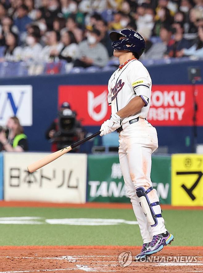 김도영 '동점 솔로홈런!' (오사카=연합뉴스) 임화영 기자 = 2일 일본 오사카 교세라돔에서 열린 월드베이스볼클래식(WBC) 평가전 한국 대표팀과 일본 프로야구 한신 타이거스와의 경기.
    5회초 1사 한국 김도영이 솔로홈런을 치고 있다. 2026.3.2 hwayoung7@yna.co.kr