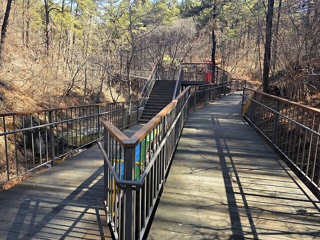 ▲&nbsp;3일 인천 남동구 만수산 일원에 5.141km의 무장애나눔길 마련됐다.&nbsp;