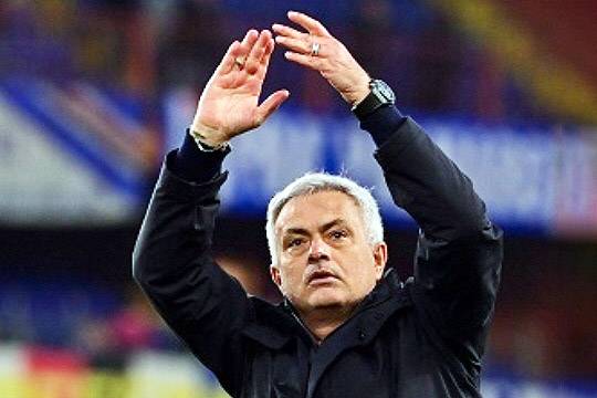 퍼거슨 이후 맨체스터 유나이티드에서도 성과를 냈던 무리뉴(사진=AS 로마 SNS)