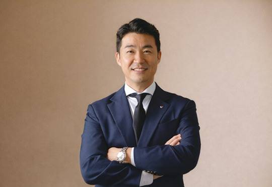 △ 1979년생 / 동아대학교 졸업 / 2023.08~현재 어센틱금융그룹 부사장 / 2025.05 ~현재 더금융서비스 대표이사