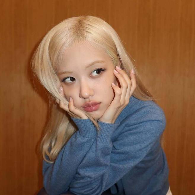 블랙핑크 로제는 약 7년 동안 금발을 유지하고 있다. 사진=로제 SNS