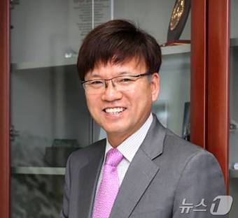 이재명 대통령이 2일 규제합리화위원회 부위원장에 이병태 카이스트 경영공학부 명예교수를 임명했다. (청와대 제공. 재판매 및 DB 금지) 2026.3.2 ⓒ 뉴스1 이재명 기자