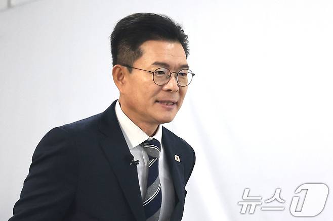 정원오 성동구청장이서울 영등포구 문래동 복합문화공간 올댓마인드에서 열린 북콘서트에 참석하고 있다. 2026.2.8 ⓒ 뉴스1 이광호 기자