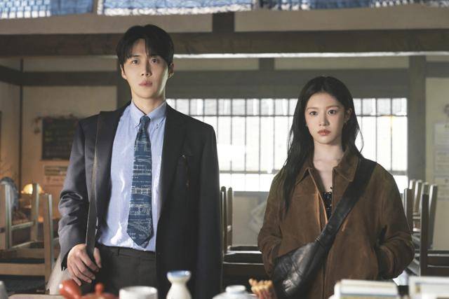 넷플릭스 시리즈 '이 사랑 통역 되나요?'의 주호진(김선호)과 차무희(고윤정). 넷플릭스 제공
