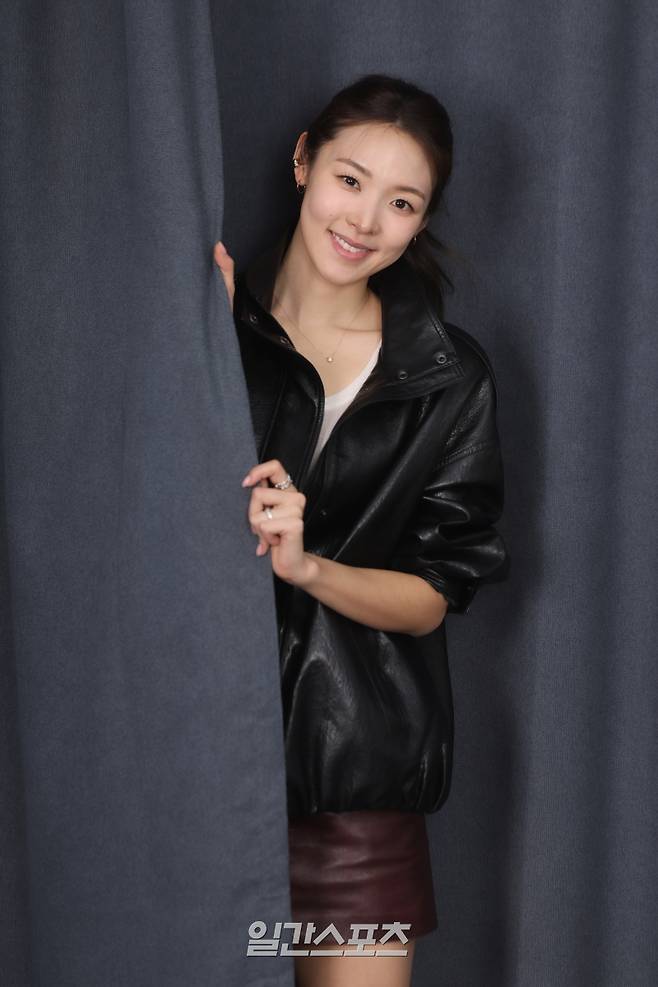 넷플릭스 예능 '솔로지옥5' 최미나수가 25일 오후 서울 중구 순화동 KG타워에서 진행된 일간스포츠와의 인터뷰에 앞서 포즈를 취하고 있다. 서병수 기자 qudtn@edaily.co.kr /2026.02.25/