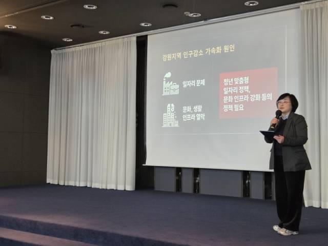 ▲ 박현숙 강원도교육감 예비후보가 28일 호텔인터불고 원주에서 ‘강원도에서 배워서 다행이다? 아니, 강원도라야만 한다!’ 출판기념회를 가졌다.  권혜민 기자