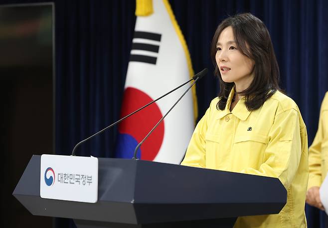 Second Vice Foreign Minister Kim Jina briefs reporters after an emergency interagency meeting to assess the Middle East situation at the Government Complex Seoul in Seoul on Monday. (Yonhap)